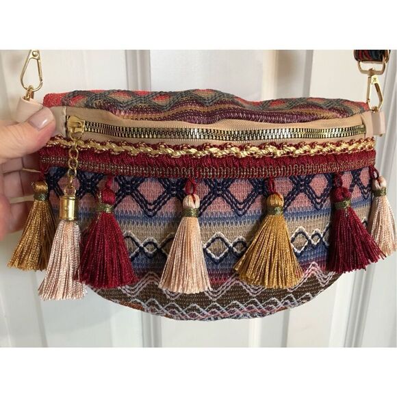 BOCHEIS - NWT Ethnic Style Boho Tassel Shoulder/Chest/Waist Bag in Woven Fabric - Picture 4 of 15
